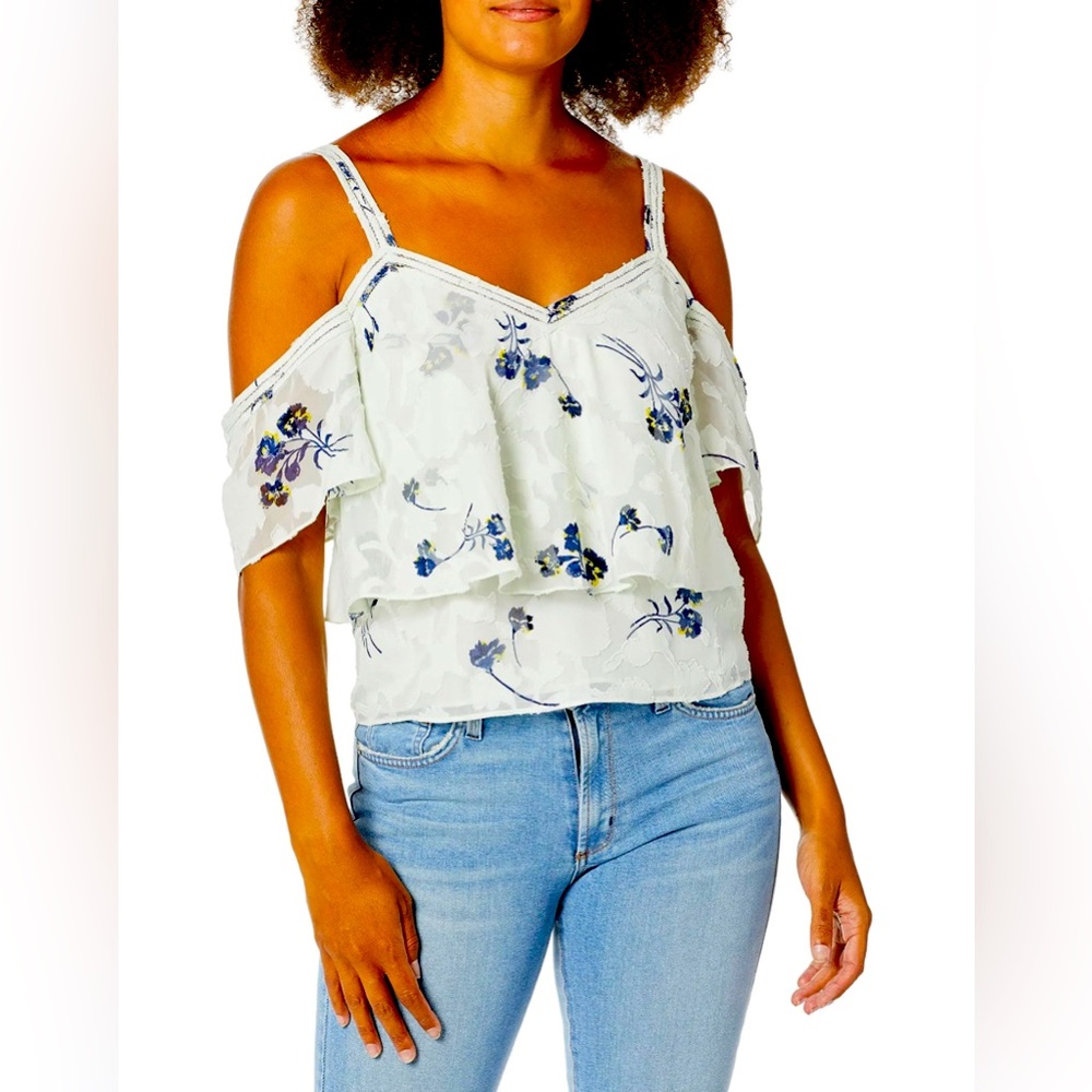 NWOT Lucky Brand Women’s cold shoulder top in size S